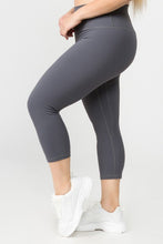 Load image into Gallery viewer, Buttery Soft Capri Activewear Leggings