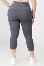 Load image into Gallery viewer, Buttery Soft Capri Activewear Leggings