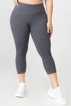 Load image into Gallery viewer, Buttery Soft Capri Activewear Leggings