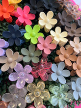 Load image into Gallery viewer, Large Flower Clips