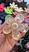 Load image into Gallery viewer, Large Flower Clips