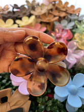Load image into Gallery viewer, Large Flower Clips
