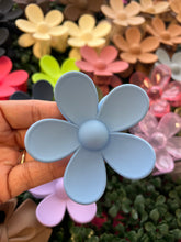 Load image into Gallery viewer, Large Flower Clips