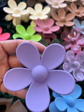 Load image into Gallery viewer, Large Flower Clips