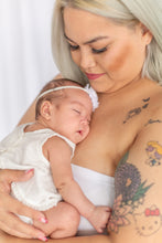 Load image into Gallery viewer, Mama and Me Mini Session
