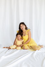 Load image into Gallery viewer, Mama and Me Mini Session
