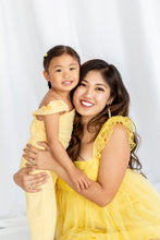 Load image into Gallery viewer, Mama and Me Mini Session
